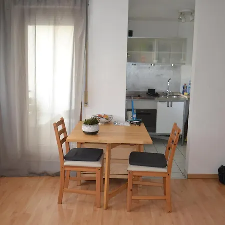 Zentrale + Kostenlosem Parkplatz *